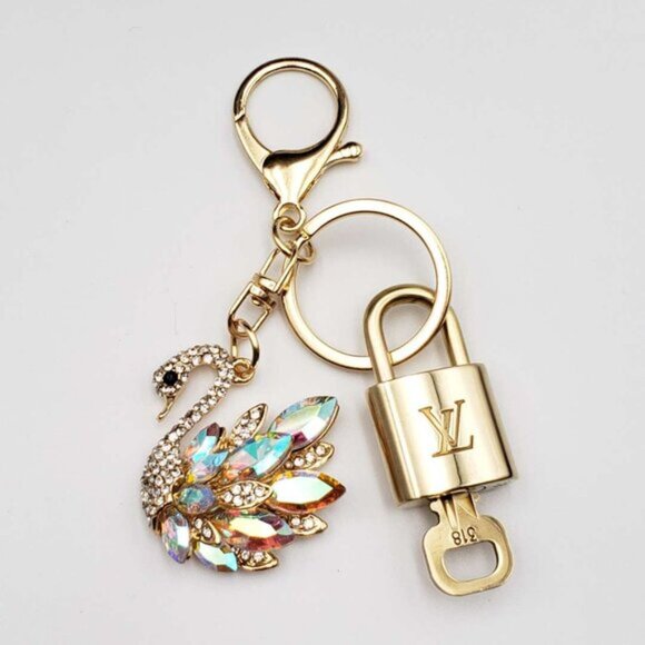 Authentic Louis Vuitton Lock & Key with unbranded Bagcharm, Keycharm, Keychain - Picture 1 of 7